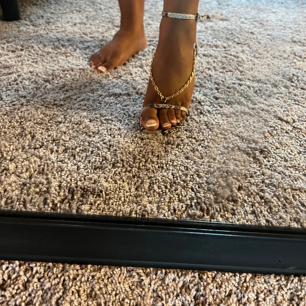 Express Heels - Picture 6 of 6